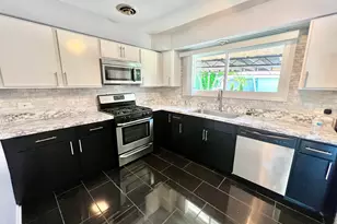 128 E Normandy Dr, Addison, IL 60101 - Photo 7