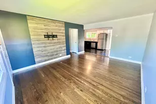 128 E Normandy Dr, Addison, IL 60101 - Photo 5