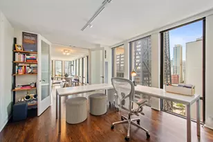 200 E Delaware Pl, Chicago, IL 60601 - Photo 9