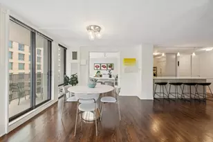 200 E Delaware Pl, Chicago, IL 60601 - Photo 7