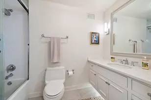 200 E Delaware Pl, Chicago, IL 60601 - Photo 25