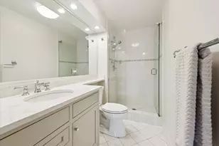 200 E Delaware Pl, Chicago, IL 60601 - Photo 23
