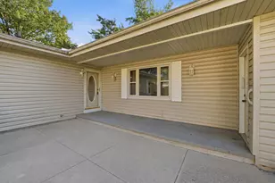1644 Bayberry Ln, Sycamore, IL 60178 - Photo 5