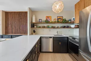 111 E Chestnut St, Chicago, IL 60611 - Photo 9