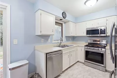 126 NE Queensbury Place NE, Poplar Grove, IL 61065 - Photo 7