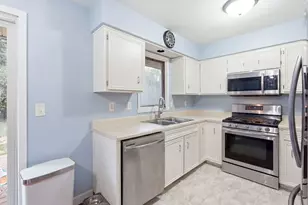 126 NE Queensbury Pl NE, Poplar Grove, IL 61065 - Photo 7