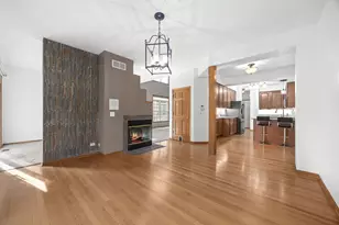 2139 Ashley Ct, Downers Grove, IL 60515 - Photo 11
