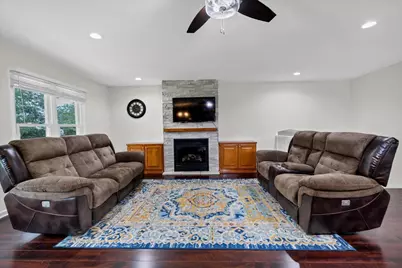 1820 Claremont Road, Hoffman Estates, IL 60169 - Photo 11
