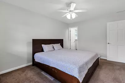 1820 Claremont Road, Hoffman Estates, IL 60169 - Photo 15
