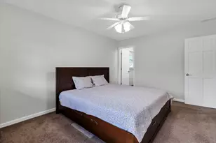 1820 Claremont Rd, Hoffman Estates, IL 60169 - Photo 15
