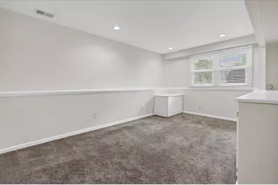 1820 Claremont Road, Hoffman Estates, IL 60169 - Photo 23