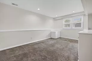 1820 Claremont Rd, Hoffman Estates, IL 60169 - Photo 23