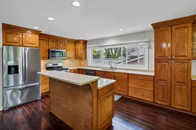 1820 Claremont Road, Hoffman Estates, IL 60169 - Photo 5