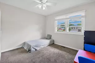 1820 Claremont Rd, Hoffman Estates, IL 60169 - Photo 17