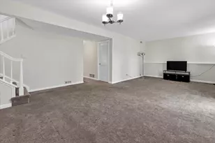 1820 Claremont Rd, Hoffman Estates, IL 60169 - Photo 21