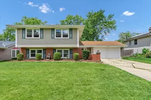 1820 Claremont Rd, Hoffman Estates, IL 60169 - Photo 1