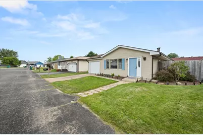 1610 Meadowbrook Court, Sycamore, IL 60178 - Photo 15