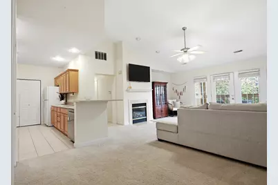 3846 Thornhill Drive #3846, Champaign, IL 61822 - Photo 3