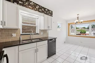 3221 N Pioneer Ave, Chicago, IL 60634 - Photo 5