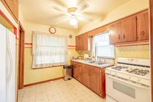 8042 S Sacramento Ave, Chicago, IL 60652 - Photo 5