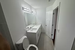 6939 W 95th Pl, Oak Lawn, IL 60453 - Photo 11
