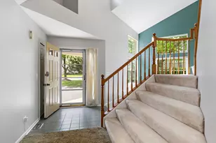 349 Hampton Ct, Crystal Lake, IL 60012 - Photo 3
