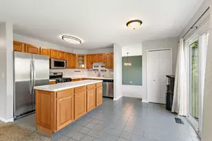 349 Hampton Ct, Crystal Lake, IL 60012 - Photo 9