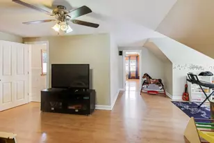 29 S Iowa Ave, Addison, IL 60101 - Photo 17