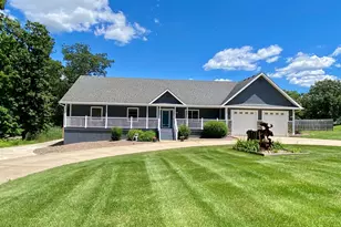 1126 S Eagle Chase Dr, Seneca, IL 61360 - Photo 1