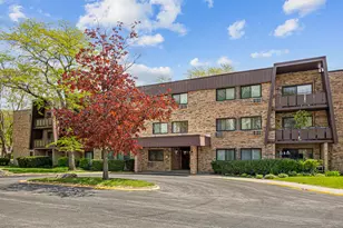 2604 N Windsor Dr, Arlington Heights, IL 60004 - Photo 1