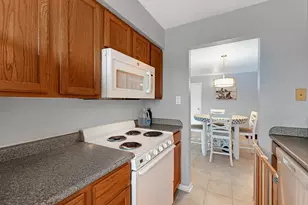 12850 Crestbrook Ct, Crestwood, IL 60418 - Photo 7
