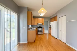 3821 Spring Lake Ct, Joliet, IL 60435 - Photo 9