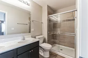 615 Camellia Ave, Aurora, IL 60505 - Photo 7