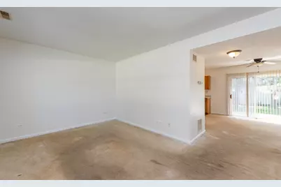 1413 W Split Oak Circle, Round Lake Beach, IL 60073 - Photo 3