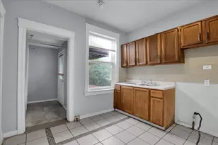 710 E 92nd Pl, Chicago, IL 60619 - Photo 13