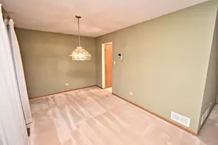 18439 Willow Ln, Lansing, IL 60438 - Photo 7