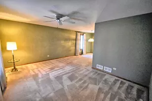 18439 Willow Ln, Lansing, IL 60438 - Photo 9