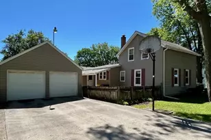 204 E 6th St, Pecatonica, IL 61063 - Photo 3