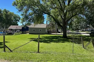 204 E 6th St, Pecatonica, IL 61063 - Photo 5
