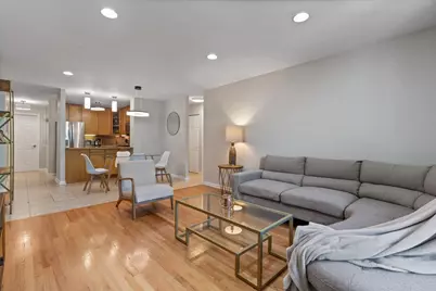 3900 N Pine Grove Avenue #209, Chicago, IL 60613 - Photo 9