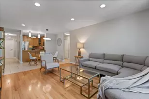 3900 N Pine Grove Ave, Chicago, IL 60613 - Photo 9