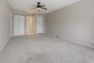 332 Park Ridge Ln, Aurora, IL 60504 - Photo 19