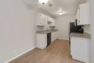 332 Park Ridge Ln, Aurora, IL 60504 - Photo 11