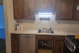 945 E Kenilworth Ave, Palatine, IL 60074 - Photo 5