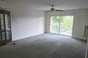945 E Kenilworth Ave, Palatine, IL 60074 - Photo 3