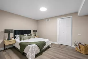 752 N Brookdale Dr, Schaumburg, IL 60194 - Photo 25