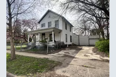 902 N Lee Street, Bloomington, IL 61701 - Photo 1