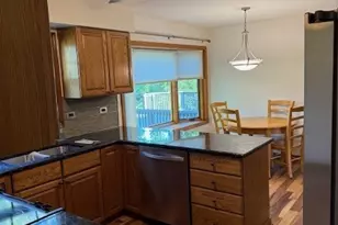 102 N Stauffer Dr, Naperville, IL 60540 - Photo 5