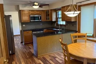 102 N Stauffer Dr, Naperville, IL 60540 - Photo 3