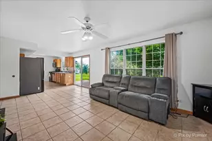 1755 Mission Hills Dr, Elgin, IL 60123 - Photo 5